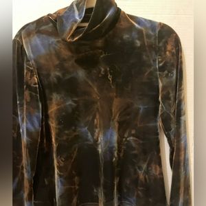 Sno Skins brown and blue turtleneck.